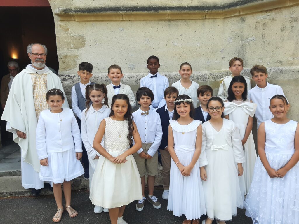 Premières communions à l’Église Saint-Paul-l'Ermite, à Saint-Paul-lès-Dax, dimanche 07 juin 2026, avec l'Abbé Marchal